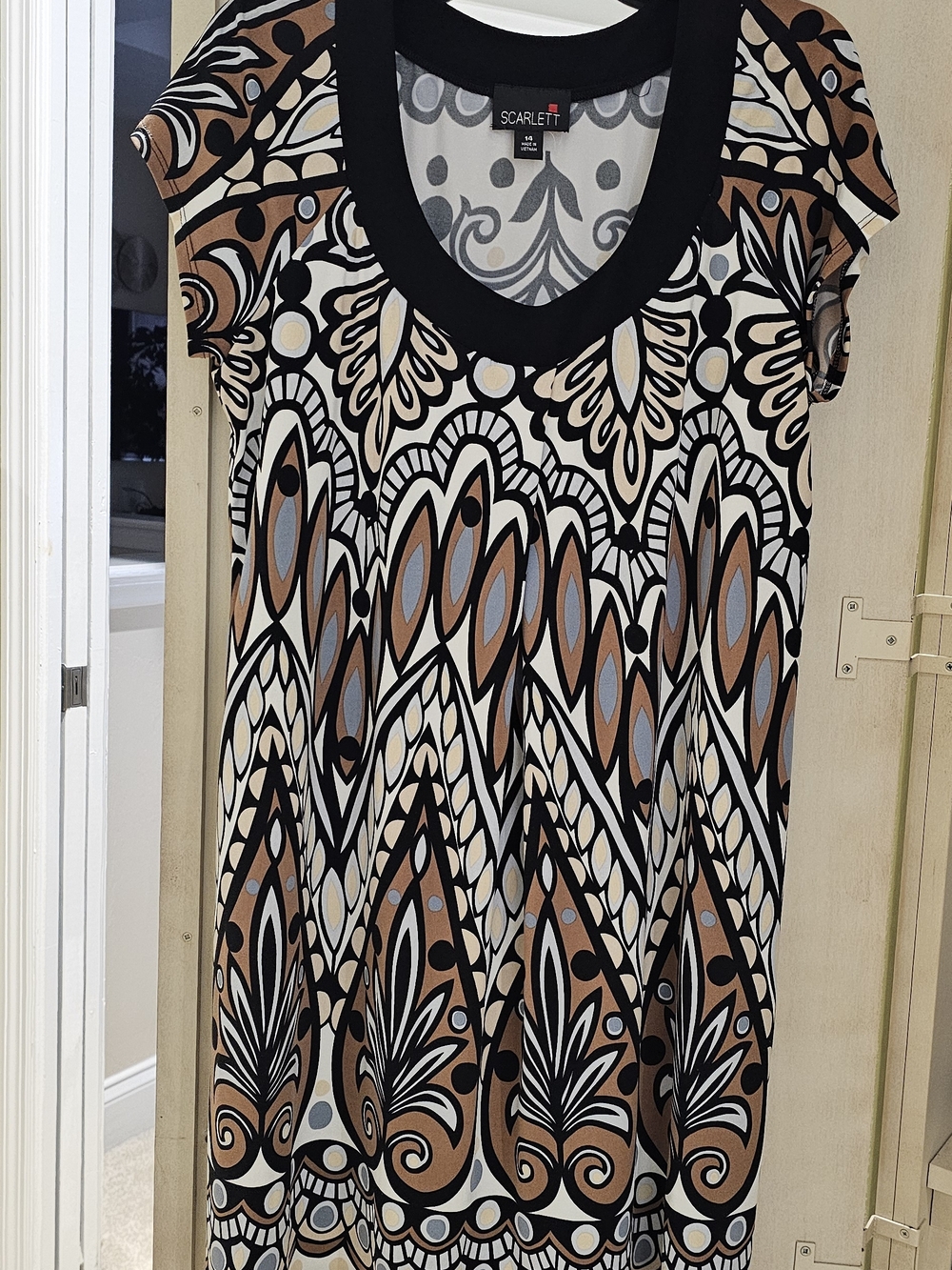 Scarlett Black, White, Tan & Gray Printed Dress